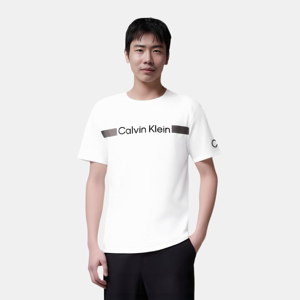 Calvin Klein Ērts ceļošanai, minimālistisks ar burtu apdruku, kokvilnas pamata T-krekls ar īsām piedurknēm, vīriešu topi, mēnessbalts 40IC861