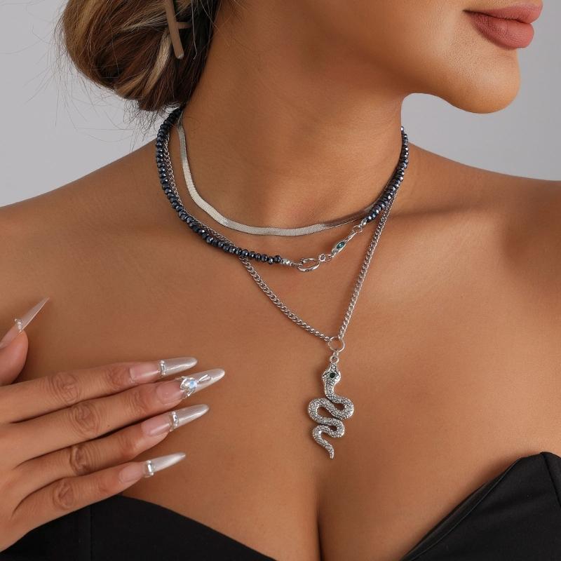 Serpentine Pendant Layering Necklace With Elegant Curved Design For Stackable Fashion Accessory Comfortable Lightweight Wear