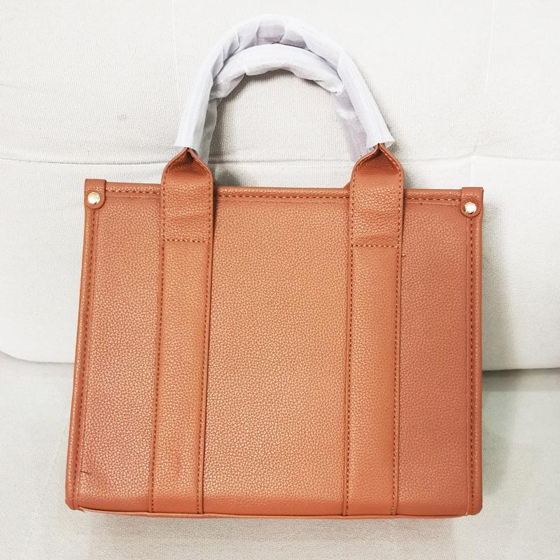 Small Women's Fashion Tote: European & American Trend Shoulder Crossbody Bag