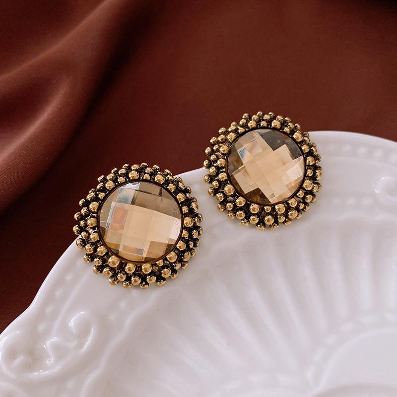 

Retro silver needle diamond oval earrings medieval vintage fashion temperament earrings light luxury high-end earrings