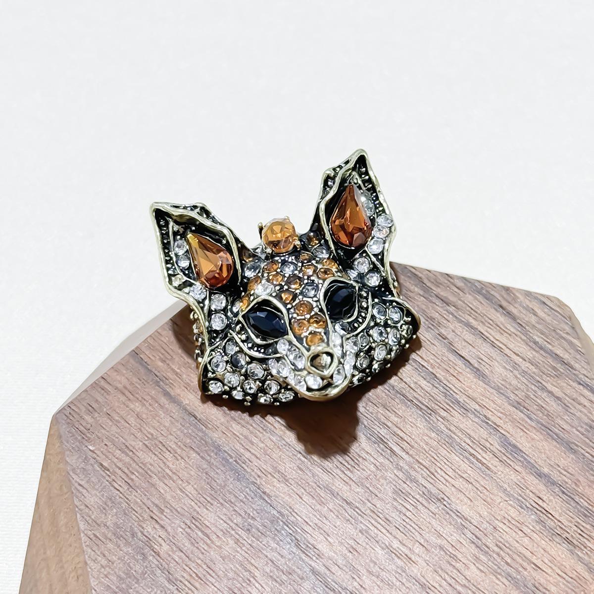 

Винтажные модные аксессуары Маленькая брошь в виде лисы Женская милая голова лисы Высококачественный корсаж Аксессуары для мужского костюма