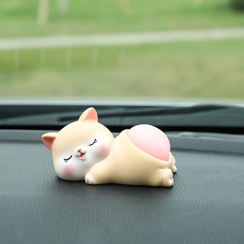 Animal Car Decor Resin Playful Bunny Car Accessory Ideal For Gift Giving And Celebrations