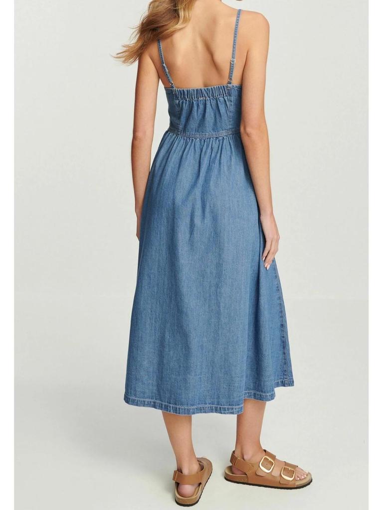 Spring/Summer 2025 Women's Denim Sling Dress - Chic Commuting Fashion
