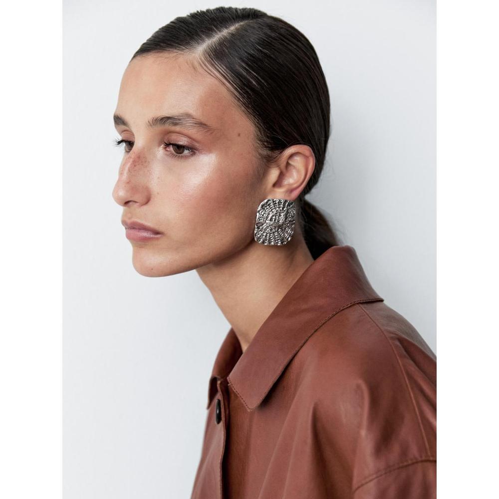 Textured Medallion Earrings 04605606808