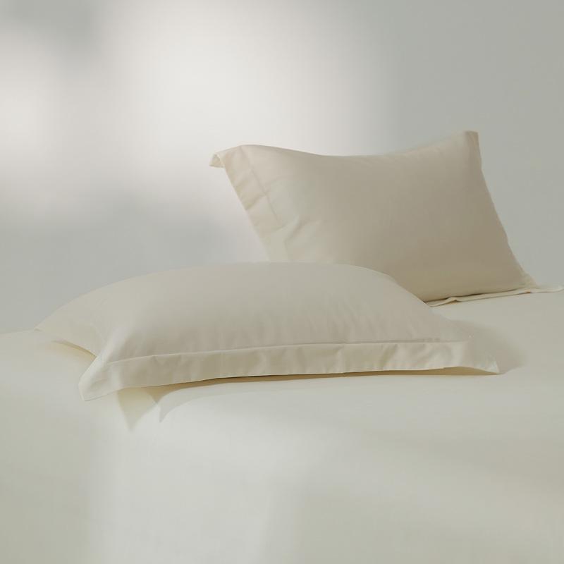 Set aus zwei Kissenbezügen aus gebürsteter langstapeliger Baumwolle - 100 Fadenzahl, Unifarbe, luxuriöses Gefühl