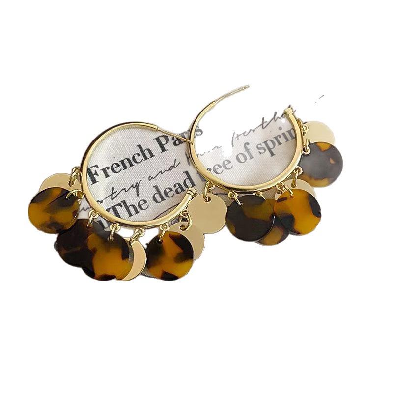 Coffee-colored Leopard Print Hoop Earrings: Light Luxury, Retro, and Versatile C-Shape for Women.