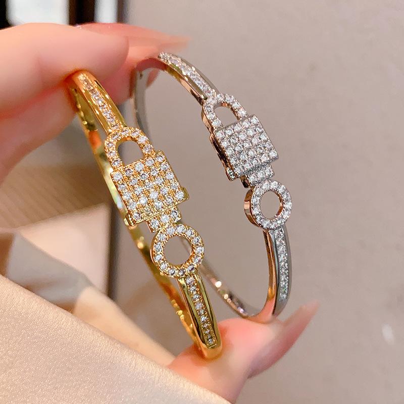 Bracelet à fermoir design de niche tempérament exquis vent froid