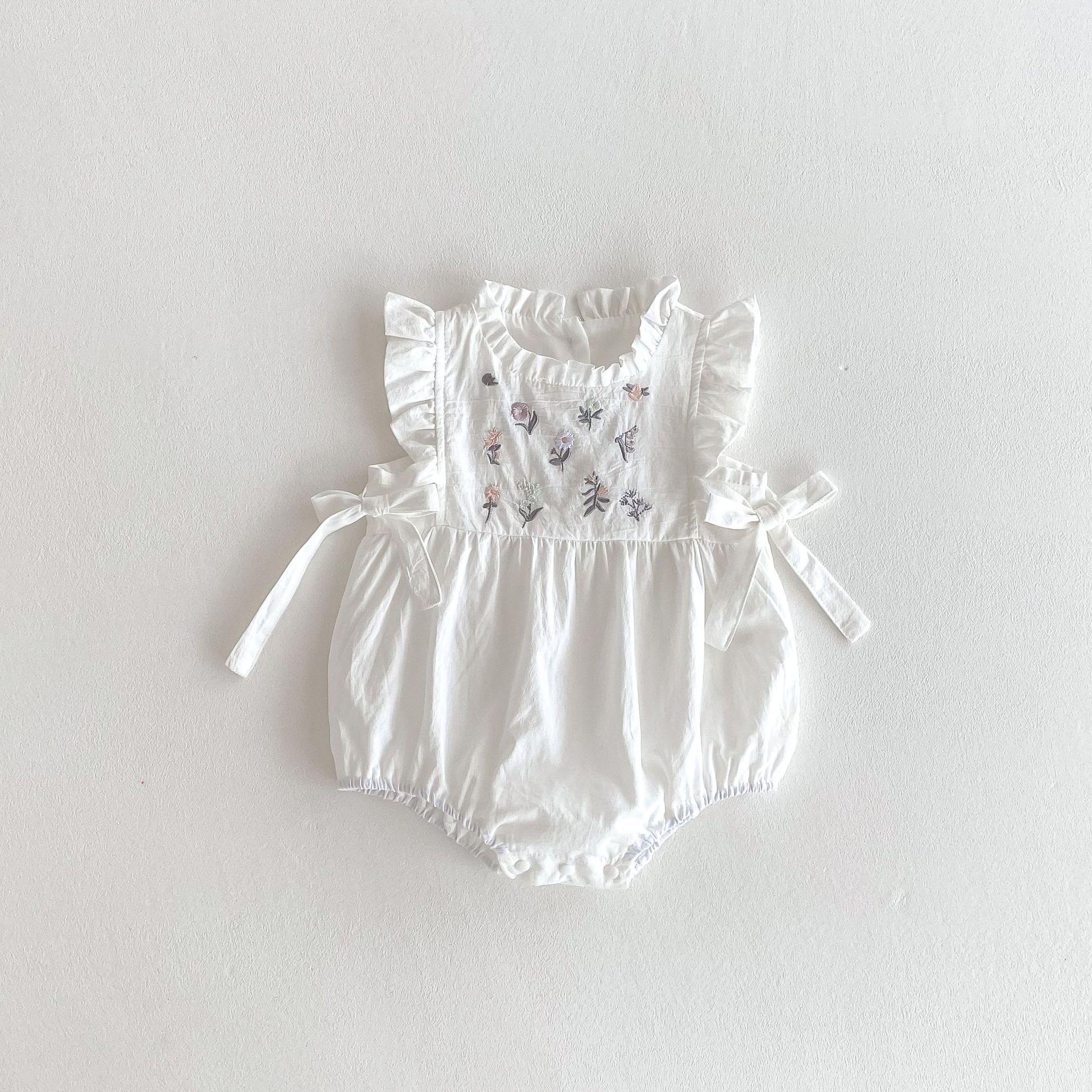 

2025 Baby Girl Floral Embroidered Sleeveless Romper with Side Waist Bow 80 cm белый