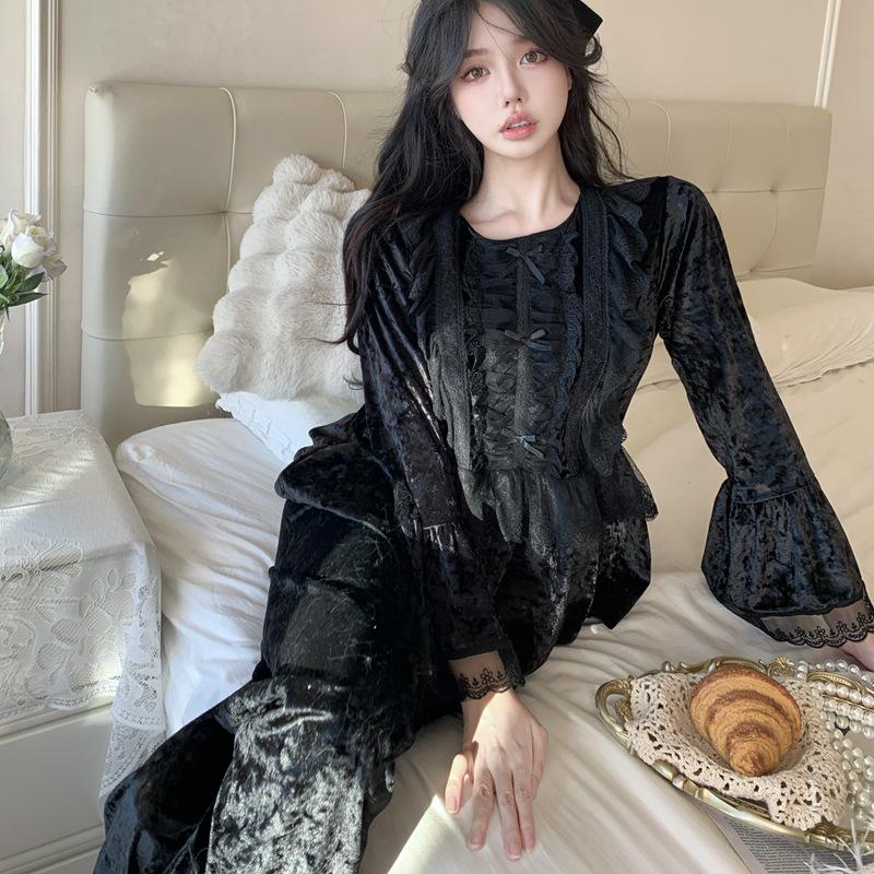 Golden Velvet Lace Trim Pajama Set for Women - Long-Sleeved & Pants, Autumn/Winter Court Style, Luxuriously Comfortable Homewear.