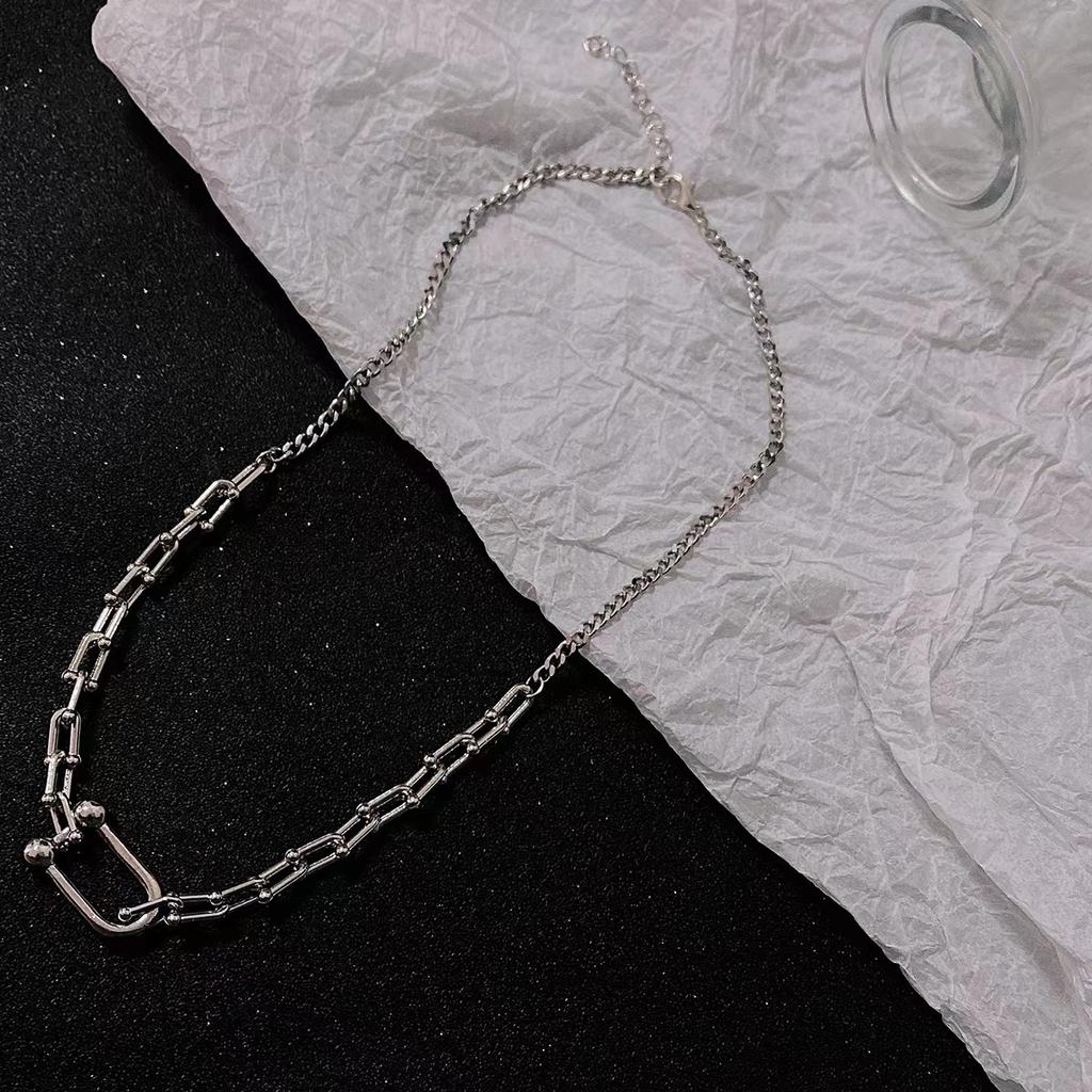 Cool Sa Cold Wind Horseshoe Buckle Splicing Chain Necklace Male Tide Ins Design Collarbone Chain