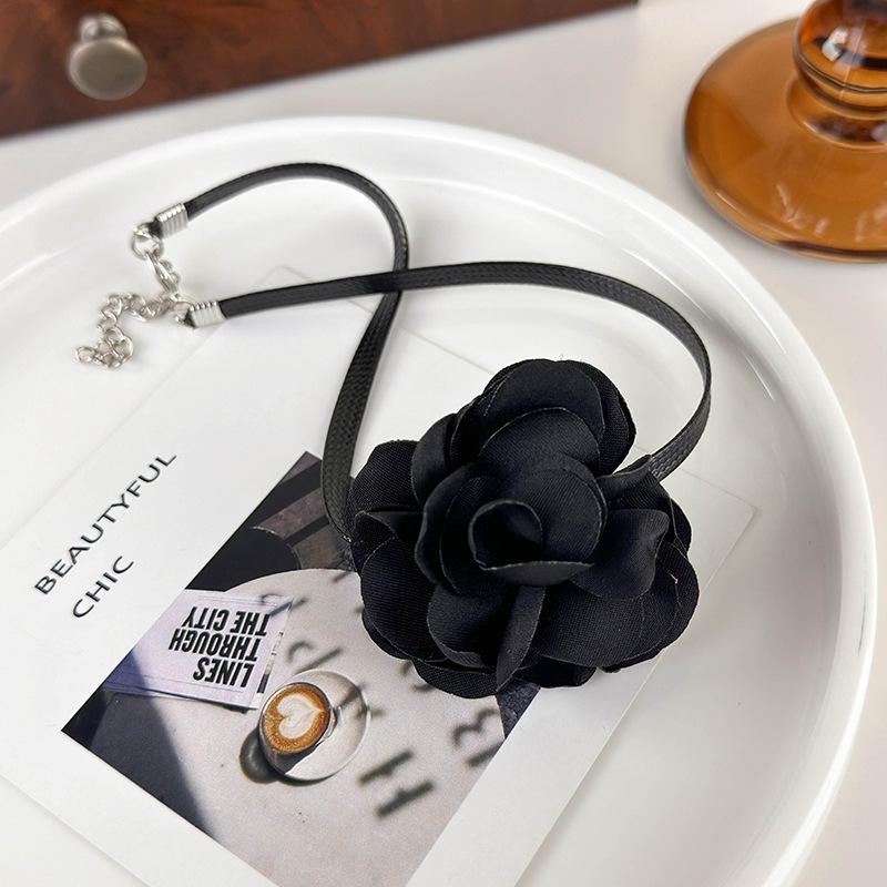 

Намисто з квіткою троянди, нове жіноче намисто для старших, воскова мотузка, ключиця, ланцюжок, намисто з шиї чорний