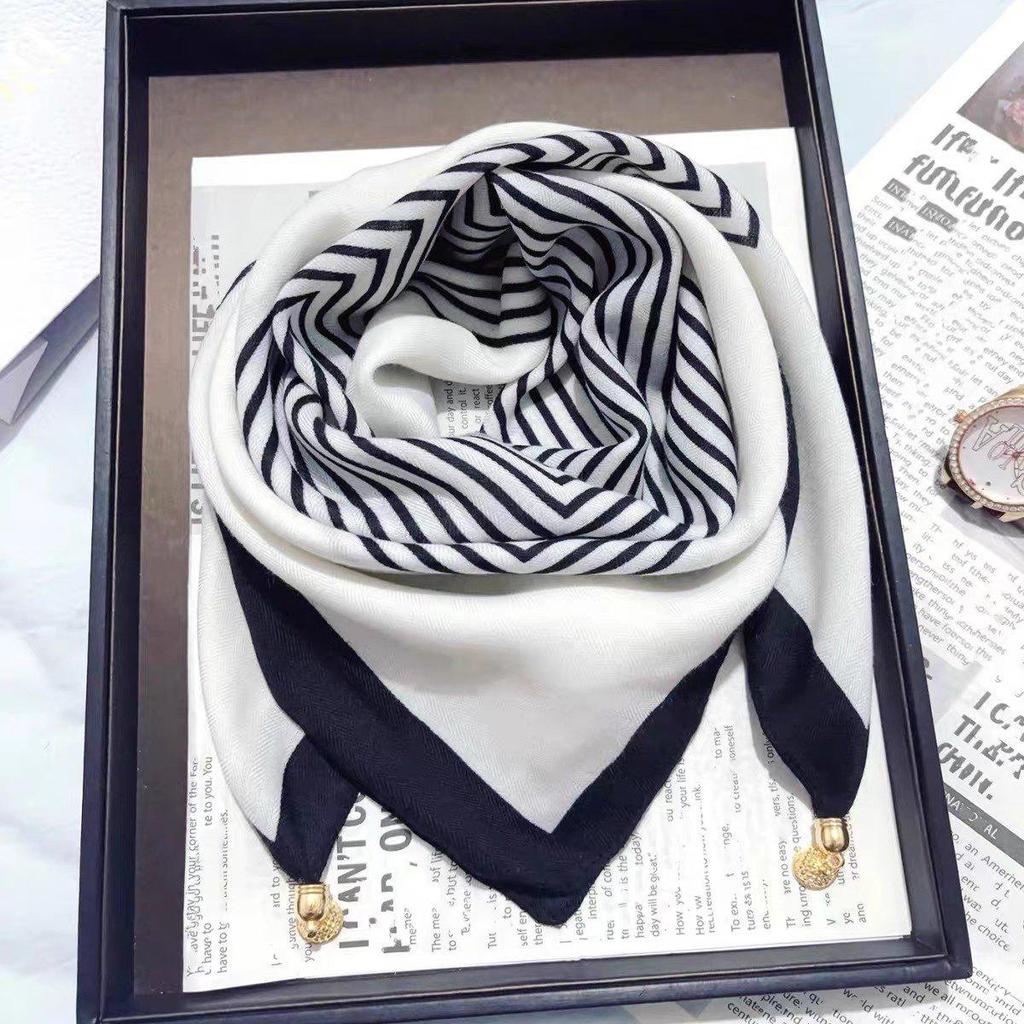 Women's Magnetic Buckle Neck Scarf - Lightweight, Comfortable Cotton, Versatile Style