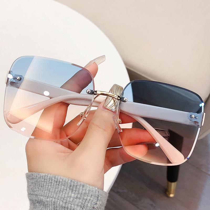 Luxury Gradient Sunglasses Women Metal Curved Eyewear Rimless Fashion UV400 Protection Gafas De Sol