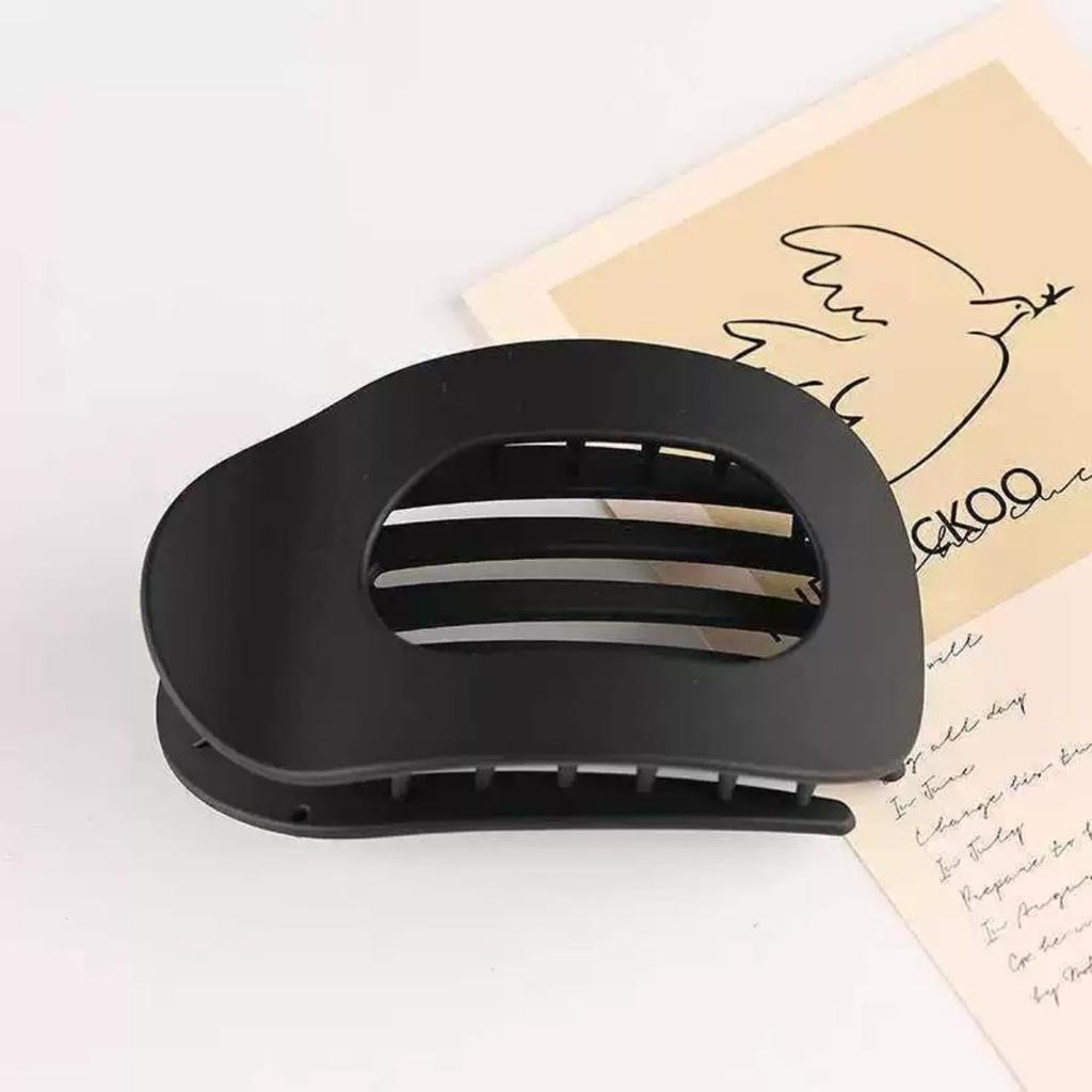 Fashion Oval Hair Claw Clip for Women New Design Leopard Matte Curved Flat Styling Barrettes Acrylic Lying Down Hair Accessories