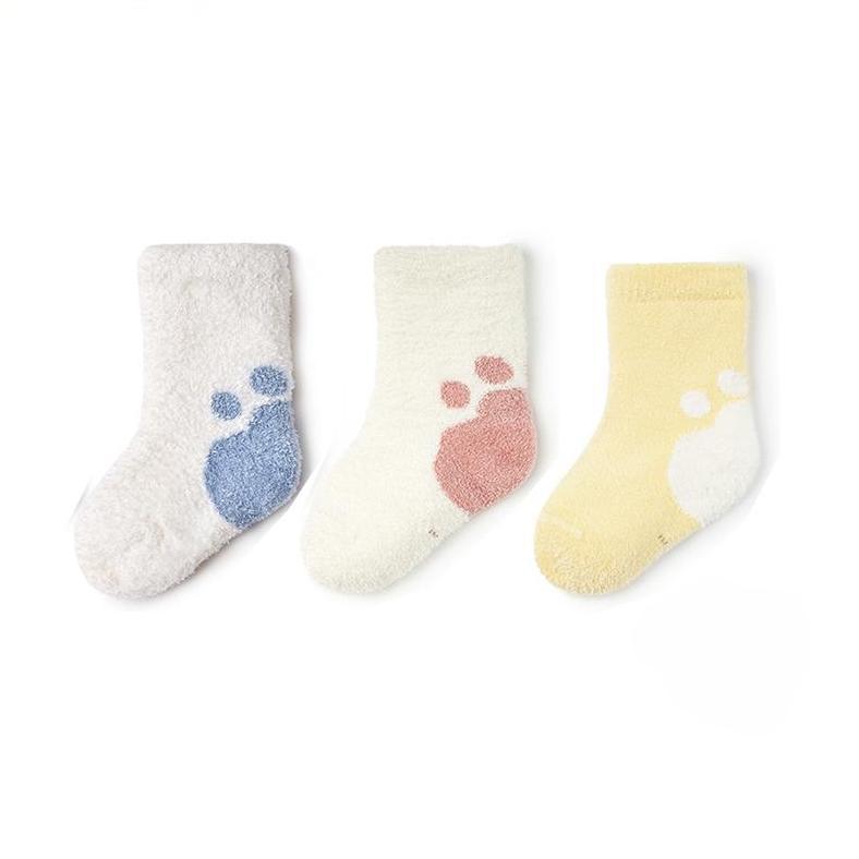 Ciepłe skarpetki średniej długości wyściełane aksamitem dla dzieci w wieku 0-3 lat: Jesienne i zimowe skarpetki frotte dla niemowląt