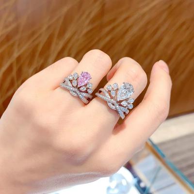 Stejný luxusní prsten ve tvaru koruny s kapkou vody, prsten s imitací diamantu, prsten s barevnými drahokamy.