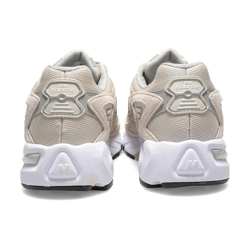 New Balance 725 Beige Sneakers ML725G