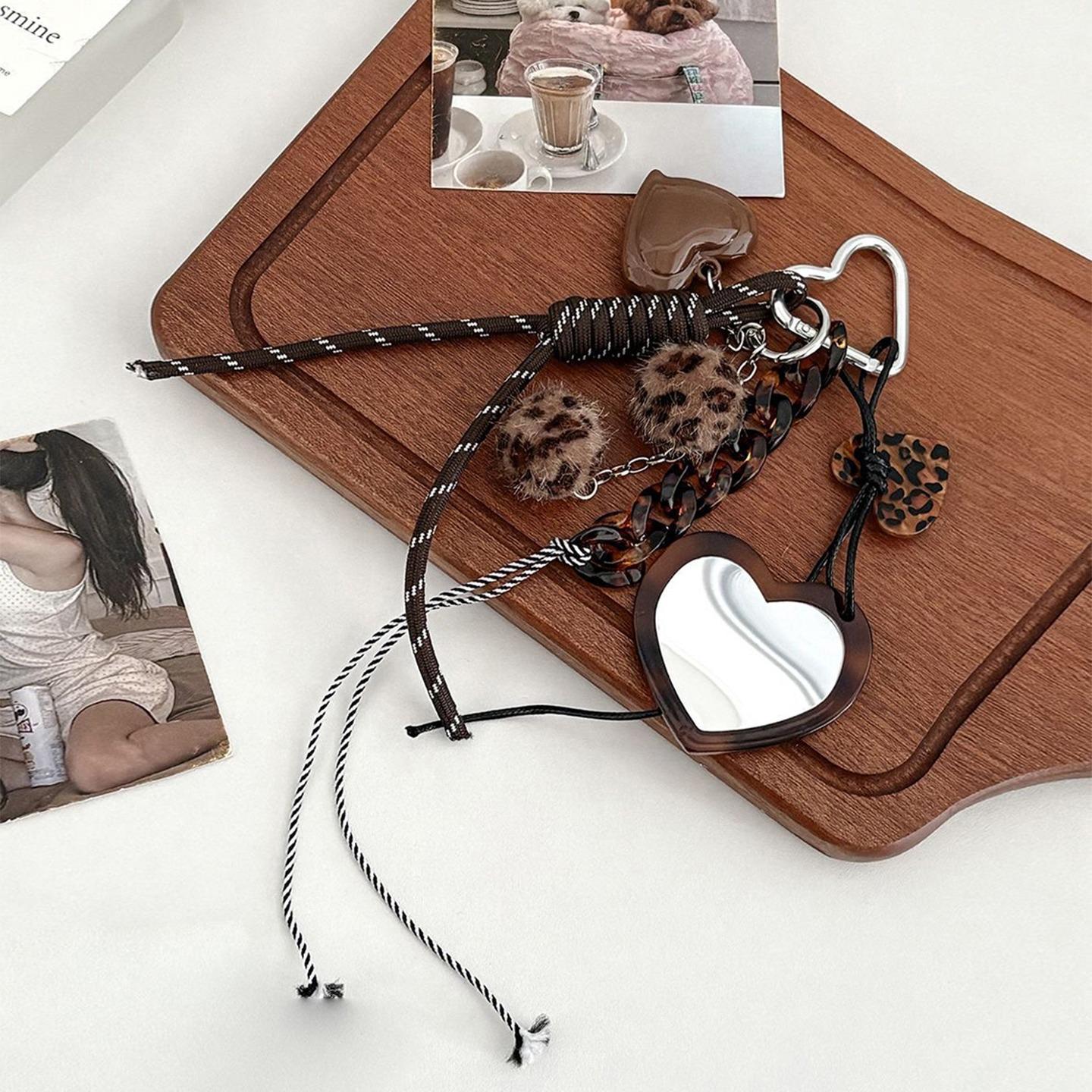 

Брелок-подвеска из стропы с леопардовым сердцем: Ретро, Высококлассный, Простой, Универсальный Подвес