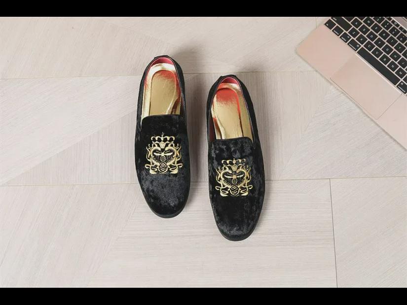 Men's Embroidered Slip-On Loafers: Summer Breathable Round-Toe Casual Shoes