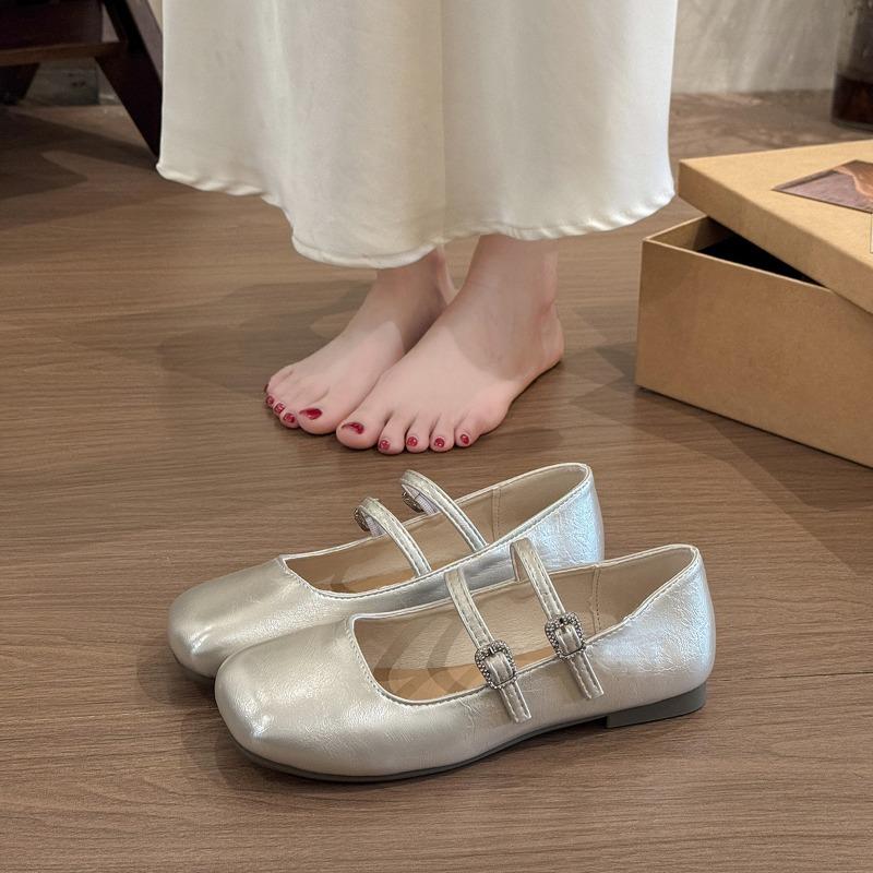 

Square head single shoes women s spring new flat bottom shallow mouth with skirt Mary Jane small leather shoes 40 шампанского