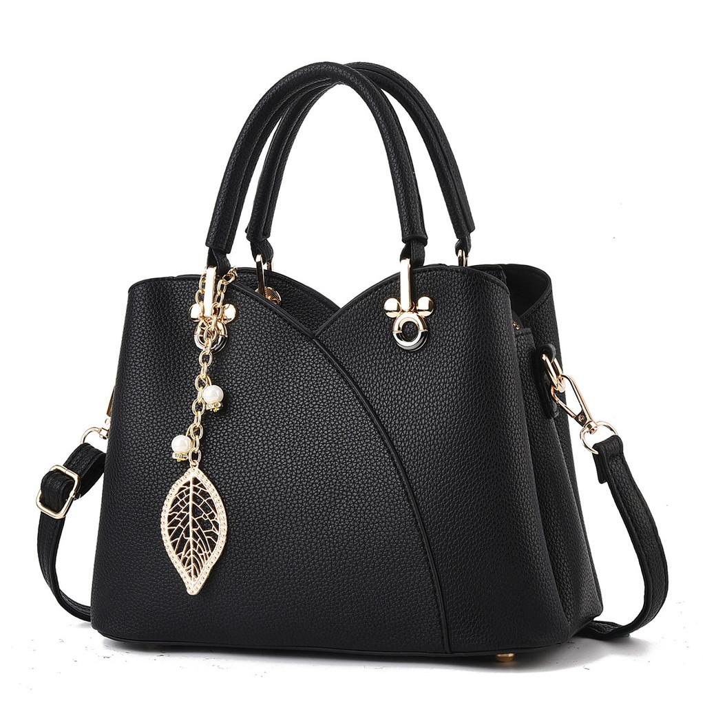 

Trendy And Fashionable Womens Crossbody Bag With Multiple Compartments For Everyday Essentials чёрный