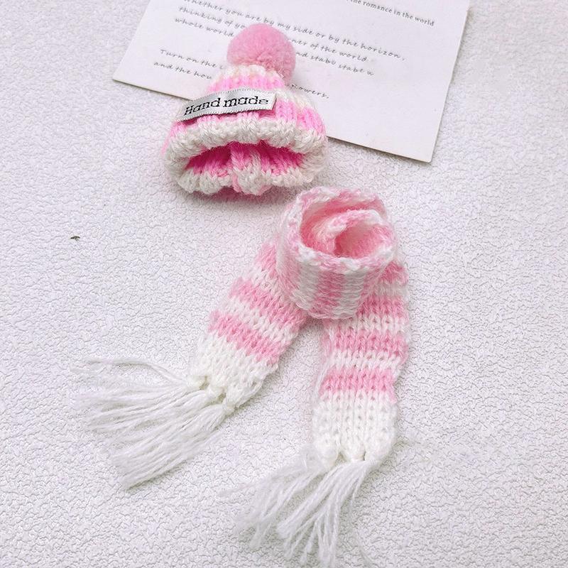1Set Dollhouse Mini Christmas Hats Scarves Fashion Knitted Hat Cap With Hairball Dollhouse Christmas Decoration Doll Accessories
