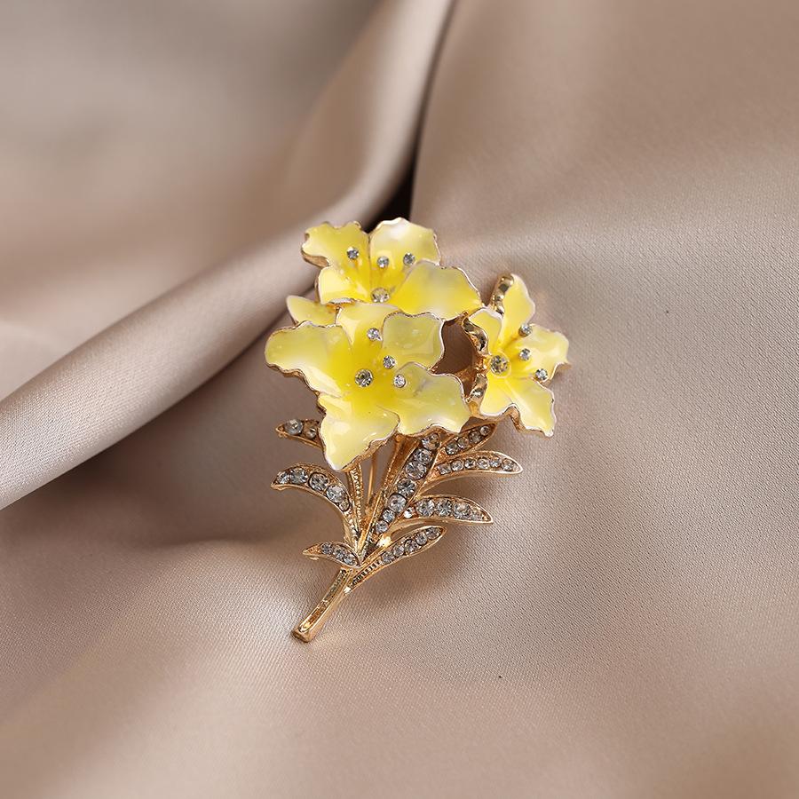 Yellow Flower Brooch Premium Coat Corsage Fixed High-end Clothes Pin Versatile Elegance