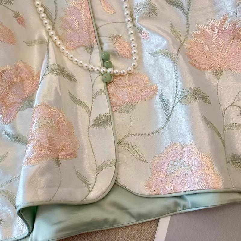 Super good-looking vest disc buckle embroidered vest vest sleeveless top vest female spring