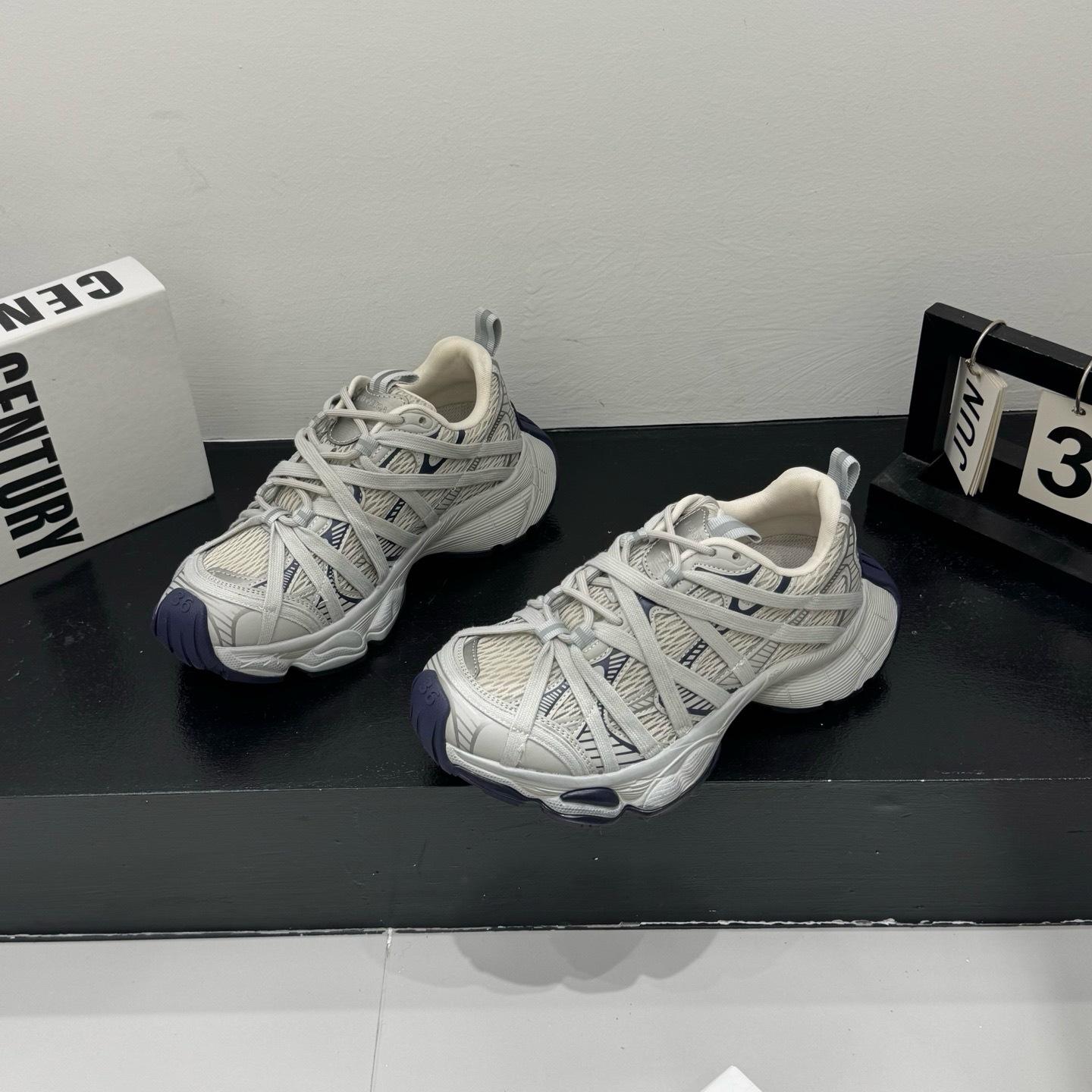 

Сетчатые кроссовки-папы женские новые увеличивающие рост дышащие с круглым носком спортивные и повседневные туфли 40