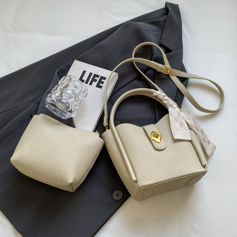 

Chic Pu Material Shoulder Bag For Women With Unique Cross-border Fashion Sense білий