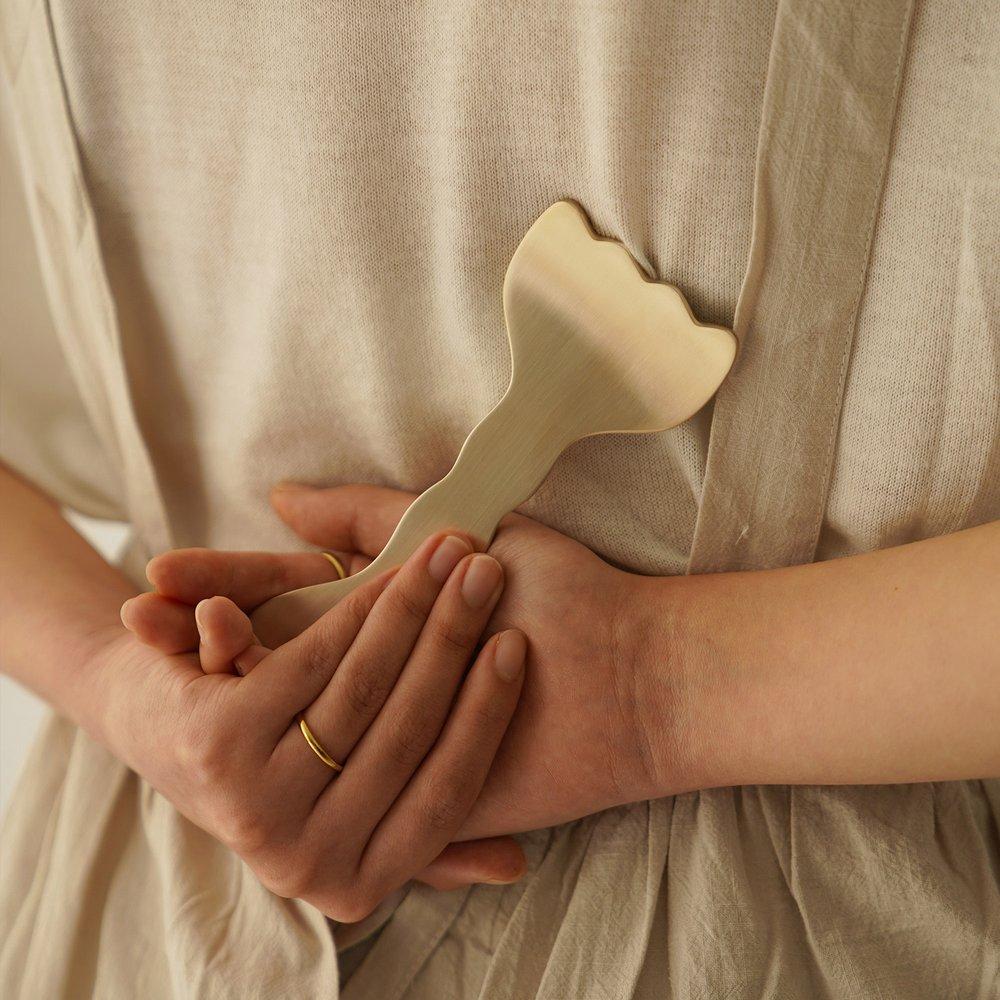 Bangjjayugi Tulip Guasha Massager