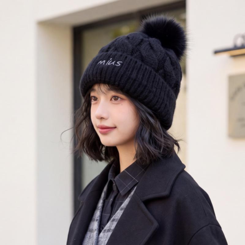 Autumn and winter hairball knitted hat women's thickened warm wool hat, small face, versatile letter embroidery cold hat