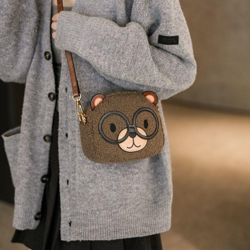 Korean Retro Cute Bear Crossbody Bag Women Brown Plush Small Capacity Mini Shoulder Bag Ladies Cartoon Round Versatile Purse New