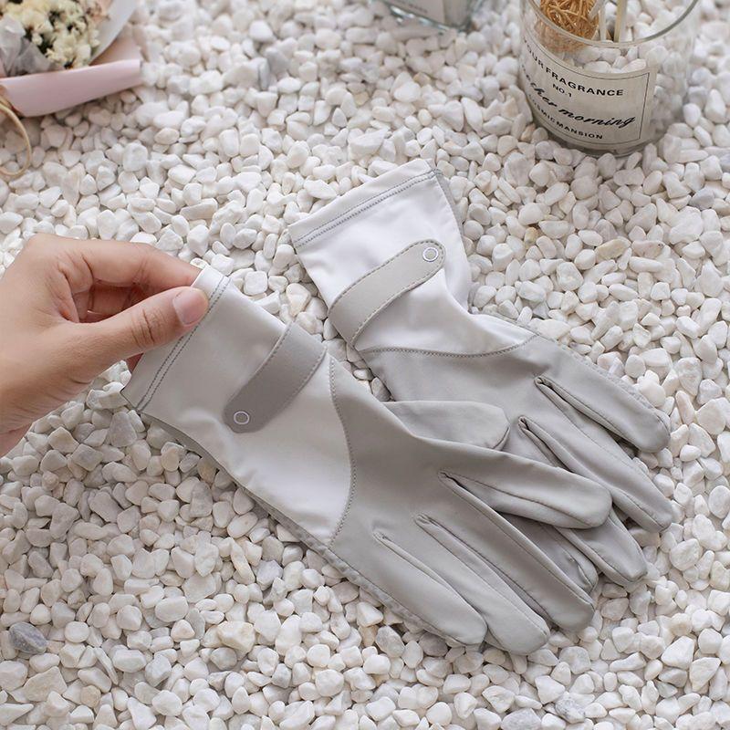 

Sun Protection Gloves Female UV Protection Driver Ice Silk Touch Screen Outdoor Non Slip Bicycle Summer Thin Driving and Biking Grey with white real sunscreen 50 +