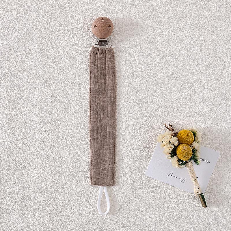 

Pure Cotton Crinkle Cloth Baby Pacifier Chain with Beech Wood Clip каштановый