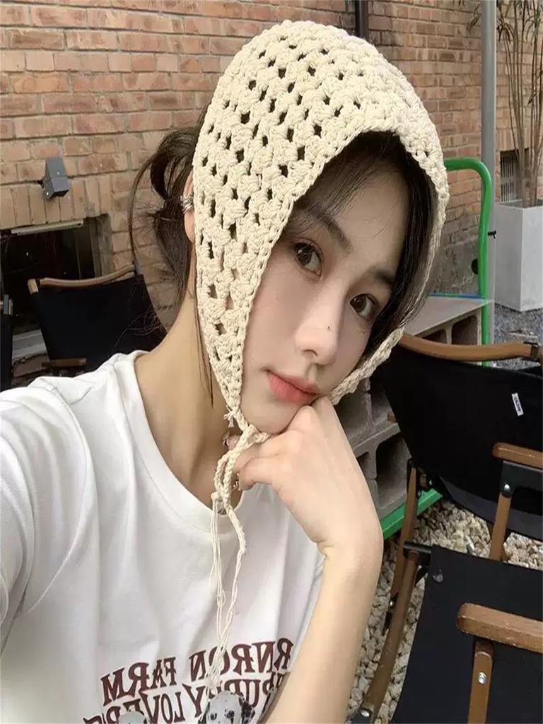 Seaside Cut Out White Triangle Headscarf for Women French Knitted Turban Square Scarf Tied with Hair Silk Scarf Ins Style