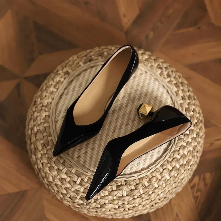 

Туфли на среднем каблуке, женские 2025 весна-осень, корейская мода, с вставками, с острым носком, на неглубоком каблуке, толстые одинарные туфли для женщин 34 чёрный