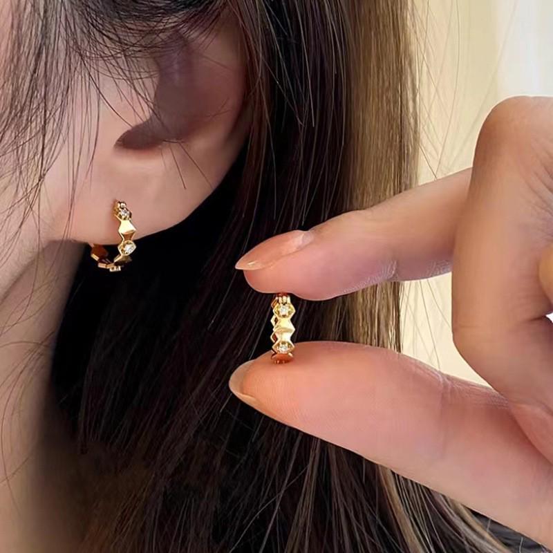 Sandgold Eingelegte Waben-Rauten-Ohrringe - Geometrische Vergoldete Damen-Creolen