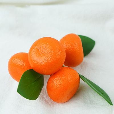 Decoração de casa – Flores e coroas artificiais