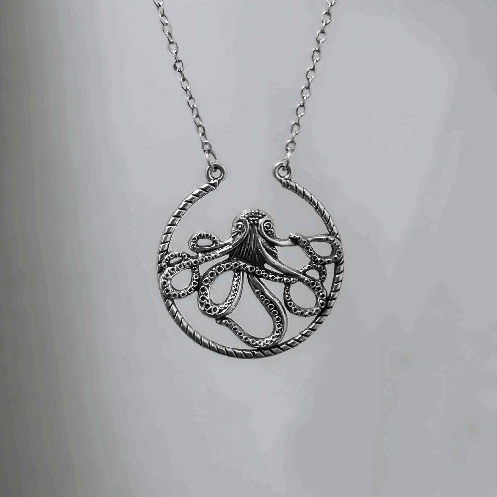 Simple Retro Silver Color Circular Hollowed-out Octopus Pendant Necklace for Men Women Hip-hop Punk Street Wear Jewelry Gifts