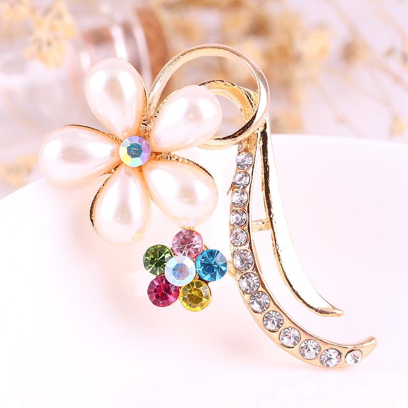 Fashionable Crystal Five-petal Flower Alloy Pearl Brooch Pin Female Corsage Female Exquisite Hypoallergenic Luxury Enamel Brooch Long-Lasting Color