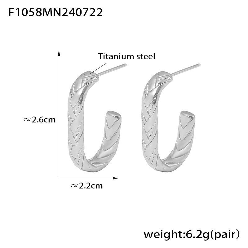 Hepburn Style Geometric C-Shaped Texture Earrings for Women, 18k Gold Plated Titanium Steel, Fashionable and Simple Design.