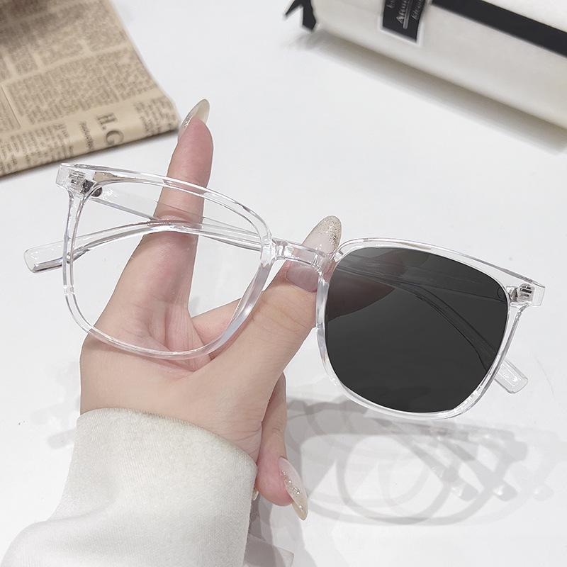 New Style Anti-Blue Light Photochromic Square Eyeglasses with Trendy Frame