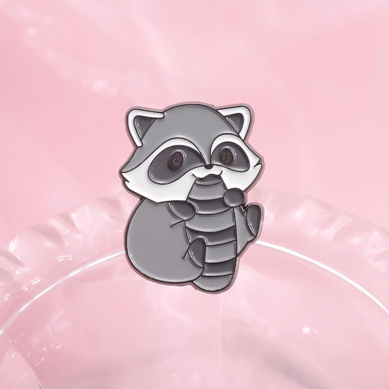 Playful Charming Raccoon Design Brooch Fun Animal Pin Stylish Alloy Badge Everyone For