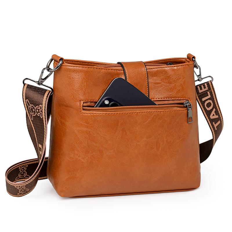 Retro Shoulder Bag 2025 Summer Casual Bucket Crossbody Bag For Women Messenger Bags Brown PU Leather Tassel Ladies Handbag