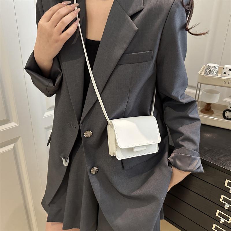 Neue exquisite einfarbige kleine quadratische Tasche, beliebt für Frühling und Sommer, einfache, lässige, vielseitige Schulter-Umhängetasche, Damentasche