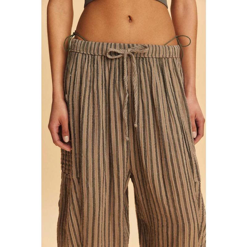 Gestreifte Straight-Leg-Hose für Frühling und Herbst, Neun-Zoll-Plisseehose mit Stretchbund, Atmungsaktive Freizeithose für Damen