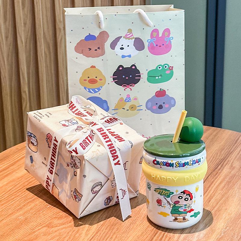 Crayon Xiaoxin Keramiktasse mit Deckel Kinder Strohbecher Niedliche Cartoon Studenten Wassertasse Geburtstagsgeschenkbox