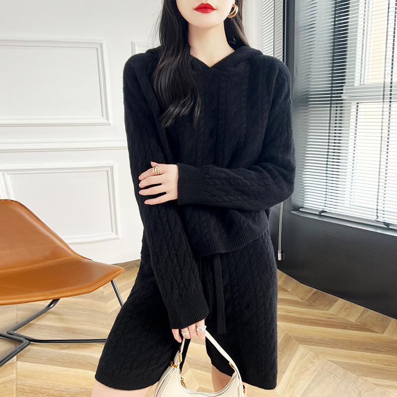 24 Autumn/Winter Women's Ribbed Hooded Sweatshirt & Wool Shorts Set