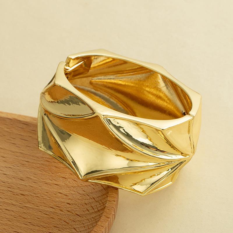 Design-inspired Metal Smooth-textured Open Bracelet, Minimalist Geometric, Individualistic Wide Wristband
